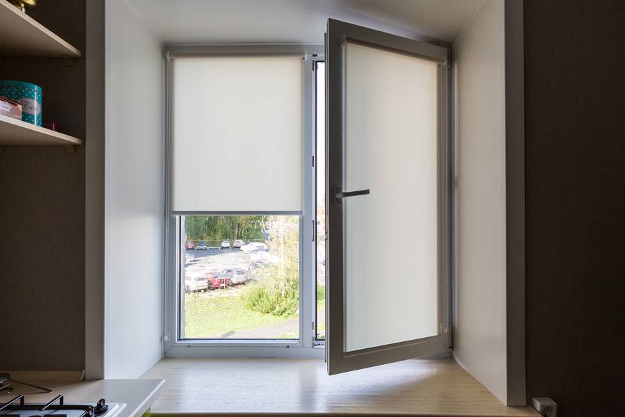 Рулонные шторы с рисунком на двухстворчатое окно