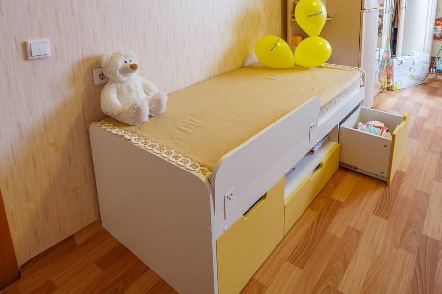 Детская кровать с ящиками "Конфетти"
