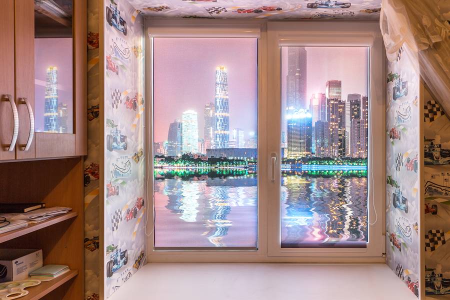 Рулонные шторы блэкаут с рисунком на двухстворчатое окно