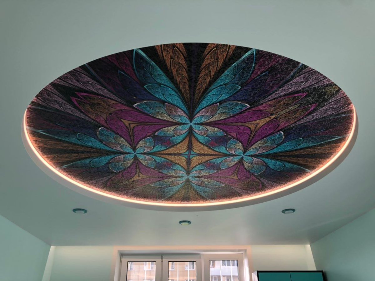 Потолок с витражной фотопечатью Потолок с витражной фотопечатью