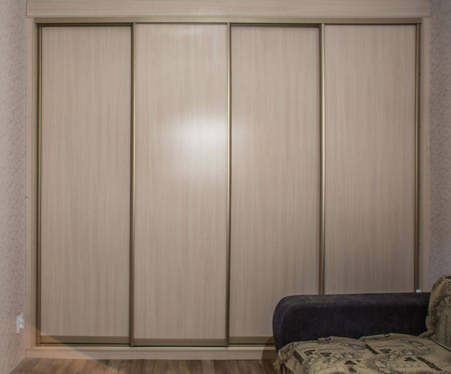 Шкаф-купе в гостиную 4 двери Шкаф-купе в гостиную 4 двери