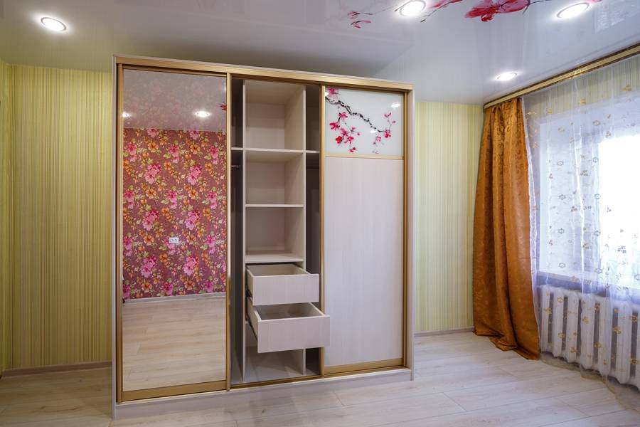 Шкаф-купе "Сакура" Шкаф-купе "Сакура"