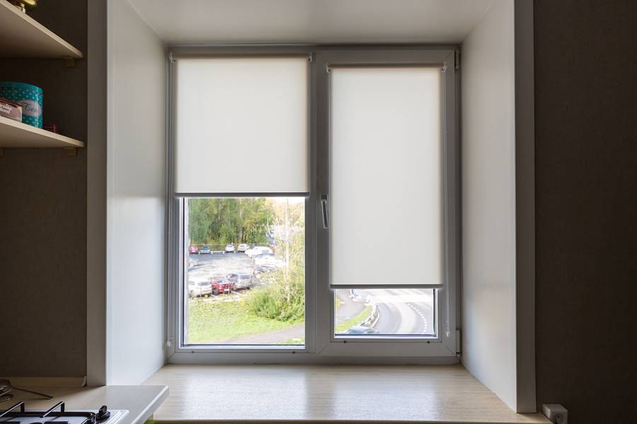 Рулонные шторы с рисунком на двухстворчатое окно