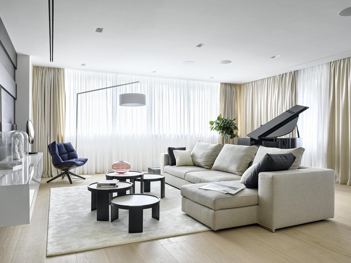 Акустический натяжной потолок из ткани в гостиной Акустический натяжной потолок из ткани в гостиной