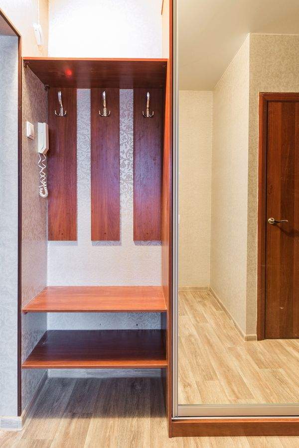 Прихожая: гардероб со шкафом-купе