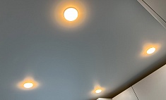 Натяжной потолок, светильник